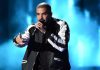 Drake spende $ 175.000 per buone azioni mentre riprende un nuovo video