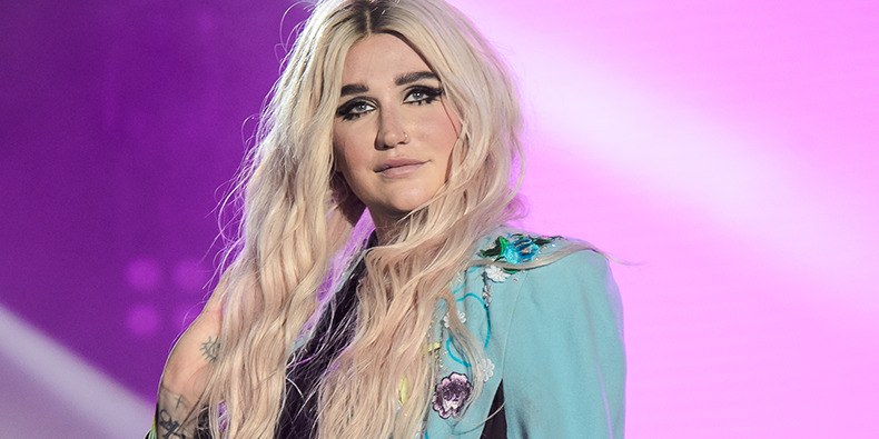 Kesha posticipa il tour di primavera a causa di un infortunio