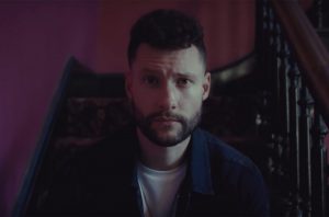 Calum Scott si Racconta: "La Mia Vita Rovinata Perché Gay".