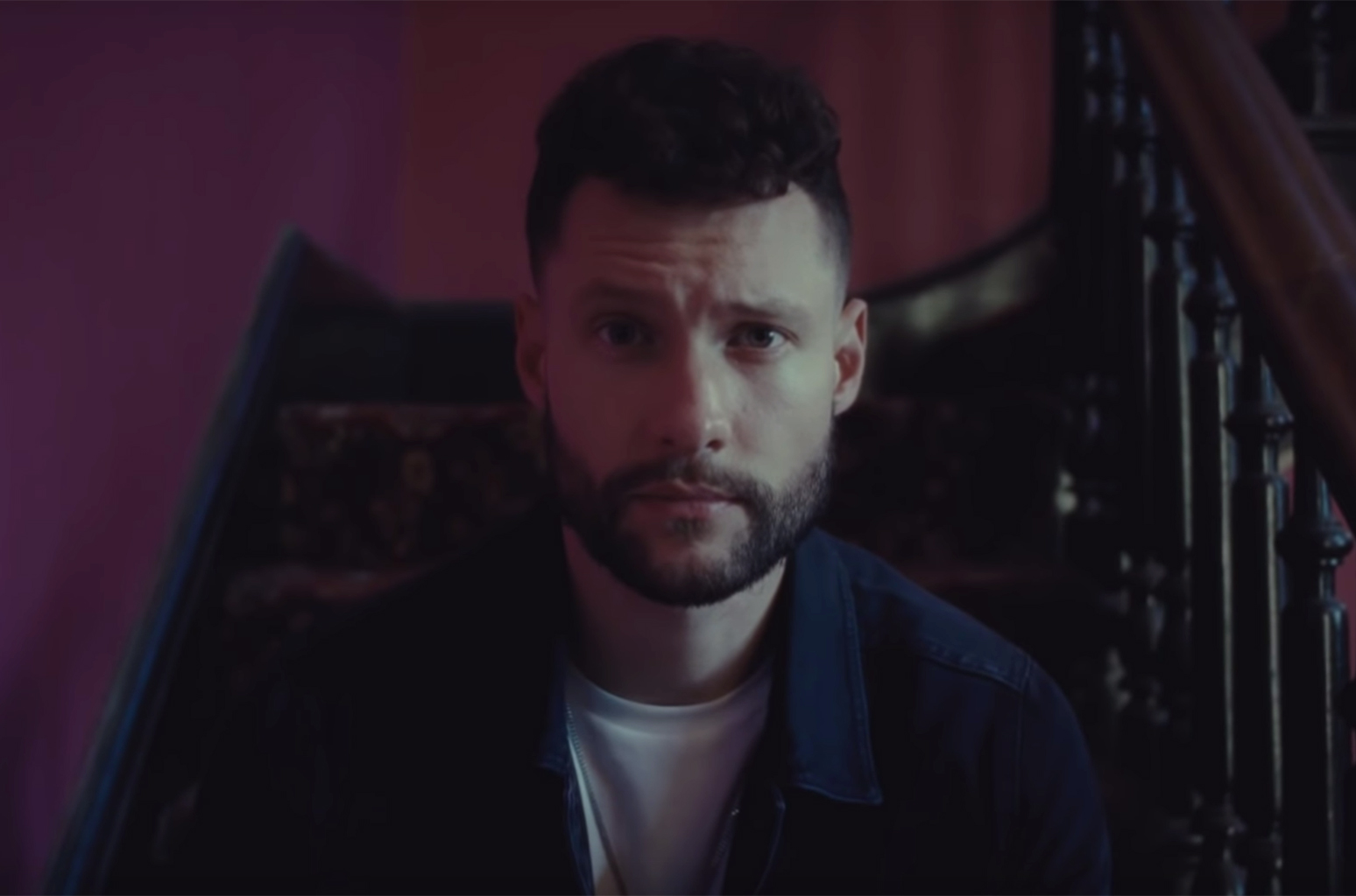 Calum Scott si Racconta: "La Mia Vita Rovinata Perché Gay".