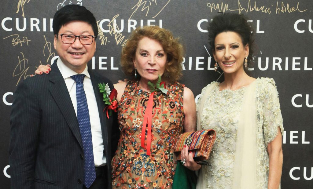 Raffaella Curier col magnate cinese Yizheng Zhao e il soprano Lucia Aliberti