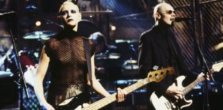 D'Arcy Wretzky dice che non è stata invitata dalla favolosa riunione degli Smashing Pumpkins