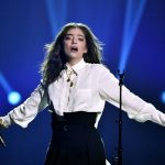 Lorde ha praticato cos&igrave; duramente per il suo tour che ha bisogno di riposare