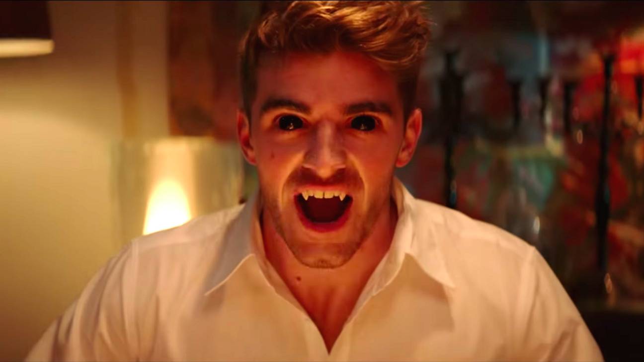 Sorpresa! I Chainsmokers sono in realtà vampiri nel loro video "you owe me"