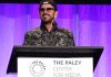 Ringo Starr Ospite d'Onore all'UNICEF Snowflake Ball - Attacca l'America di Trump.